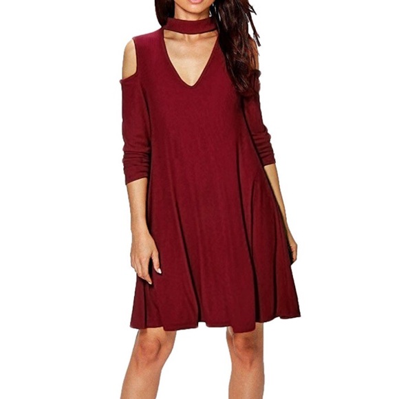 Boutique Dresses & Skirts - V-Neck Off Shoulder Choker Loose Red Dress